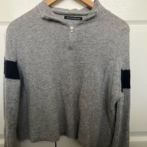 Brandy Melville: Quarter zip light grey sweater
